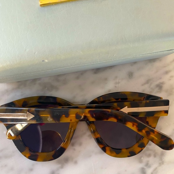 Karen Walker Tortoise Over Sized Sunglasses 🤩 - Picture 4 of 6